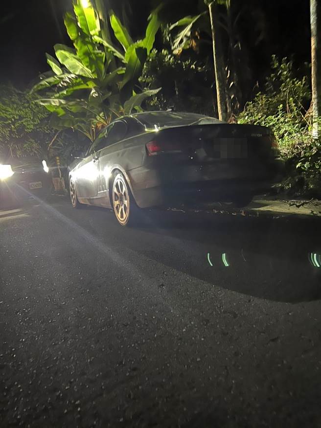 林嫌行凶后驾车逃逸，并将车子弃置在太平山区。（民眾提供）