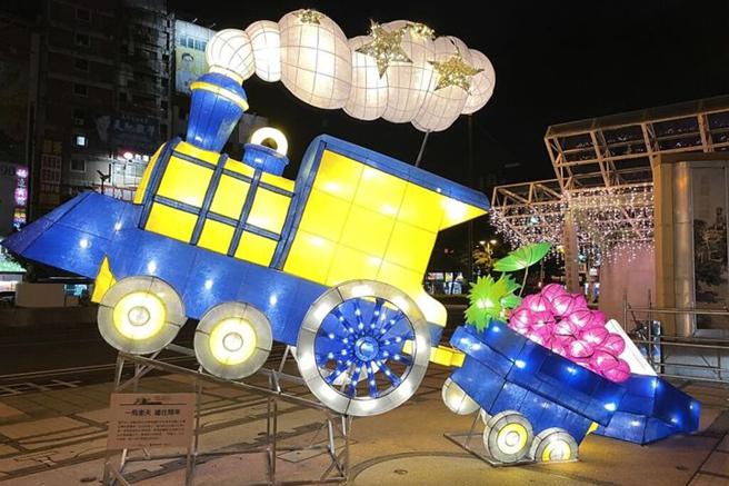 庆祝国定古蹟彰化扇形车库建置百周年推出「铁道光环境」灯展。　图：参山国家风景区管理处／提供 