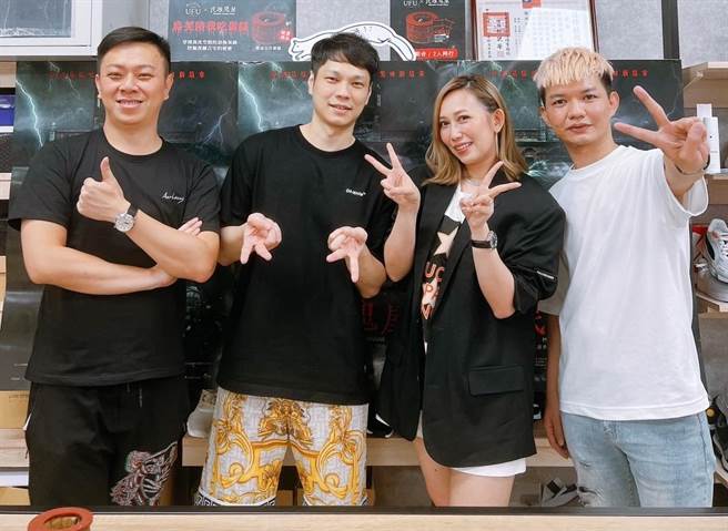 「直播小霸王」宥凱（右一）和「電商天后」Halo Mavis（右二）罕見同台。（采昌、馬棋朵提供）