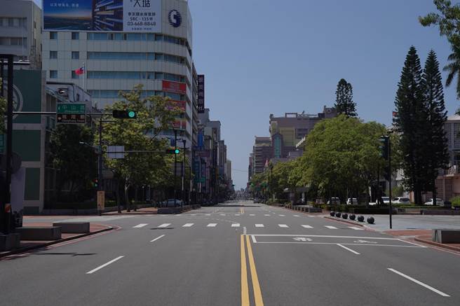 新竹市111年军民联合防空（万安45号）演习，25日下午1时30分至2时实施，全面进行人、车交通管制、道路净空及协助指导民眾疏散避难。（新竹市政府提供／陈育贤新竹传真）