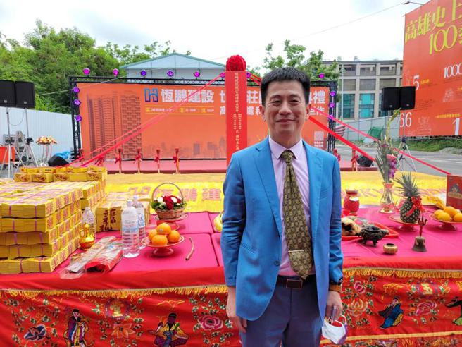 （寶佳機構代表、恆鵬建設經理游鴻達，25日主持「世紀莊園」動土，該案預定10月進場預售。圖／顏瑞田）