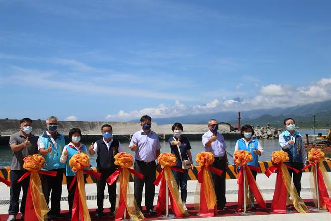 台东新港区渔会水产品加工厂及长滨渔港西码头25日落成启用。（台东县府提供／蔡旻妤台东传真）