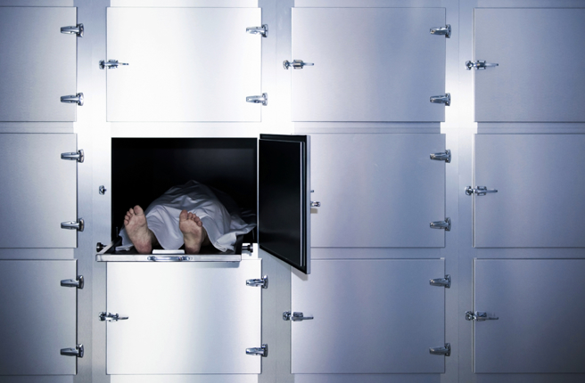 连姓妇人将亲生父亲的遗体冰存在医院太平间长达8年，被控遗弃尸体罪嫌，士林地检署日前侦结提起公诉。(示意图/shutterstock)