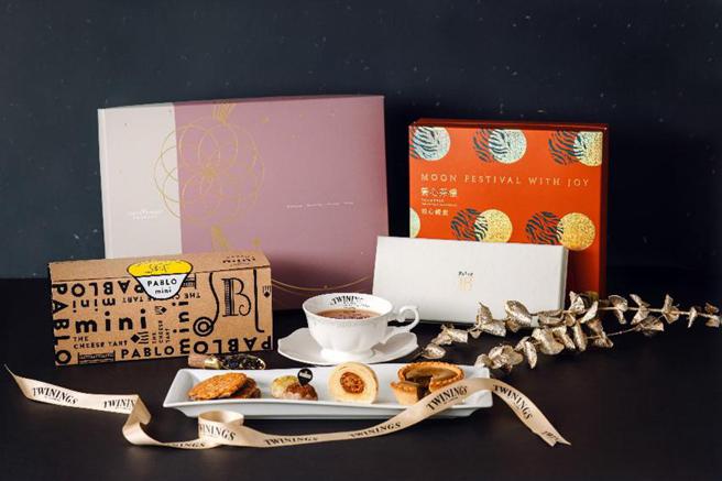 （英国皇室御用「TWININGS 唐寧茶」今年中秋联手4大品牌抢秋礼商机。图／TWININGS 唐寧茶提供）