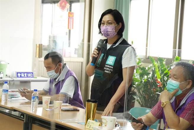 新竹球场未完成验收，民眾党桃园市长参选人赖香伶批评，这种政绩拜托别来桃园。（图取自赖香伶脸书／陈梦茹桃园传真）