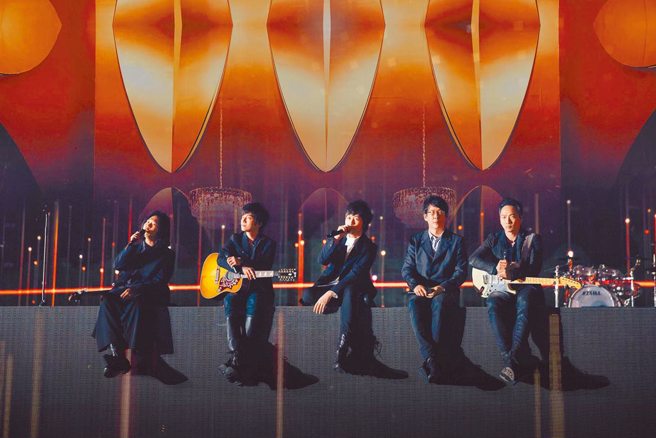 林智坚引用五月天(图)《倔强》歌词「我的固执很善良」，秒被酸下句是「我的手越骯脏」。（资料照）