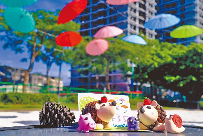 新北市板橋435藝文特區8月推出《435暑假做做YEAH─實體課程活動》，即日起開放報名，邀請親子到場體驗不同的藝術手作。圖為輕黏土成品。（新北市文化局提供／王揚傑新北傳真）