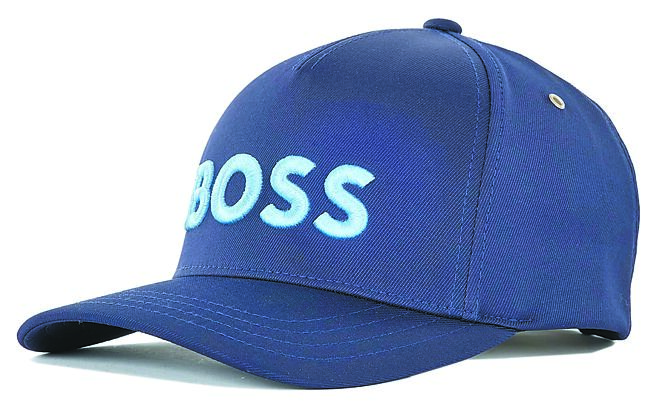 BOSS深藍色Logo鴨舌帽，3100元。（BOSS提供）
