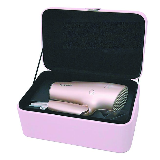 PChome 24h购物的Panasonic高渗透水离子吹风机礼盒组，七月限定开卖特价8910元。（PChome 24h购物提供）