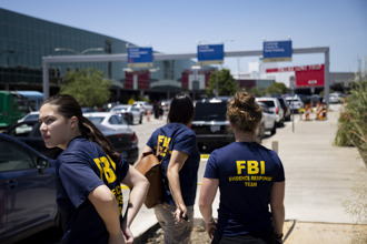 德州達拉斯愛田機場女子對空鳴槍 遭警制伏