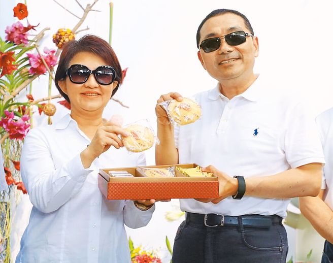 台中市市长卢秀燕（左）、新北市市长侯友宜（右）。（本报资料照片）