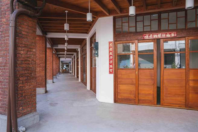 红砖街屋见证哈玛星歷史变迁，修復再现哈玛星浓浓昭和味。（高市文化局提供／袁庭尧高雄传真）