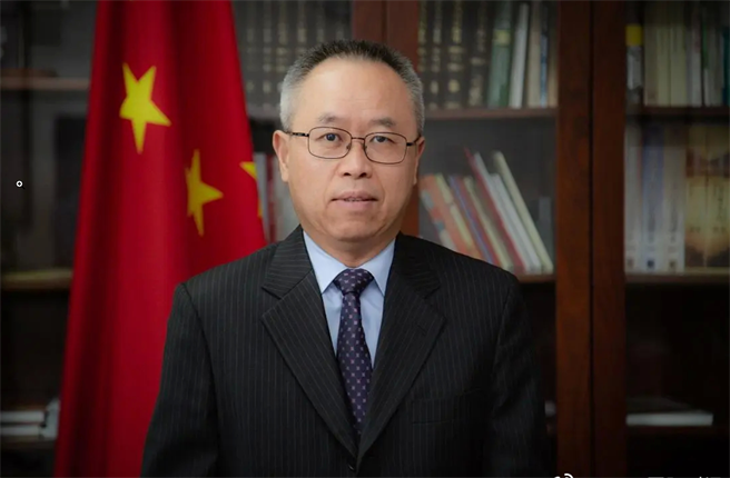 联合国宣布任命中国外交官李军华担任副秘书长职务，负责主管经济和社会事务。（央视）