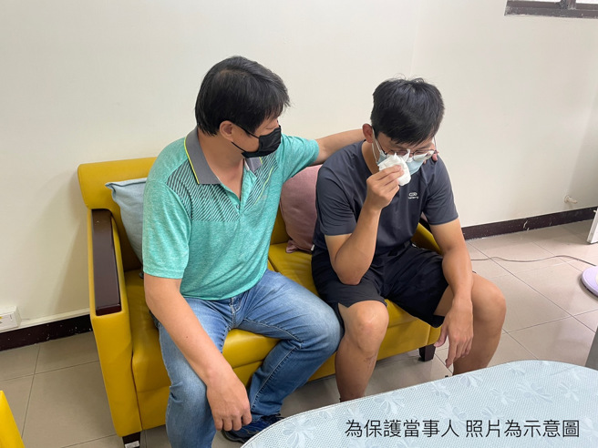 FB社团谜片大神，真实身分令人跌破眼镜。（图／警方提供）