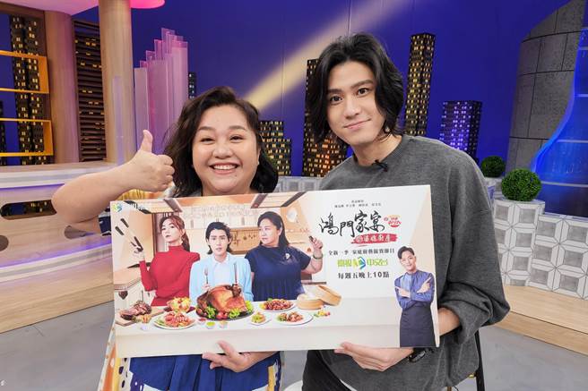 锺欣凌（左）透露李玉玺必须硬背一长串的台词。（卫视中文台提供）