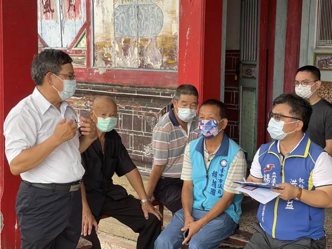 台中市潭子「林九牧公祠」将进行修復再利用计画，立委杨琼璎服务处等前往会勘。（陈淑娥摄）