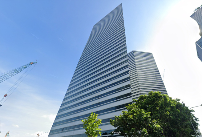 日本网友在浏览Google地图时，赫然发现一栋无论从哪个角度看，都像是作画失误的「破图大楼」。（图／翻摄自Google Maps）