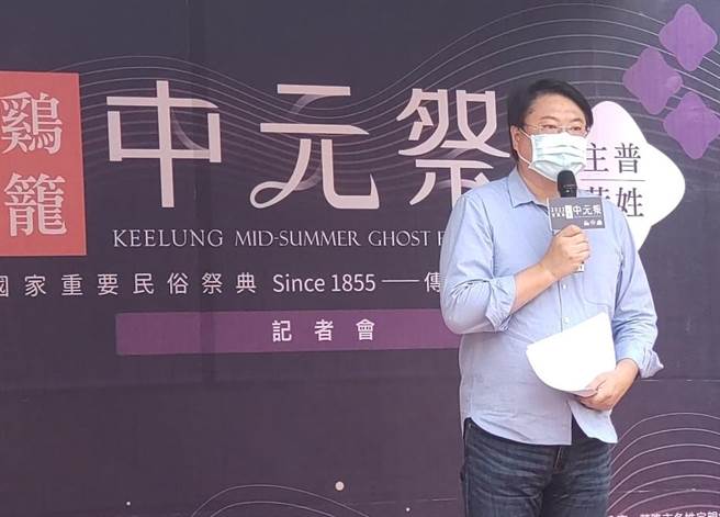 基隆市長林右昌表示，市府將會與田徑場廠商解約，並將其移送公共工程委員會列入黑名單。（張志康攝）