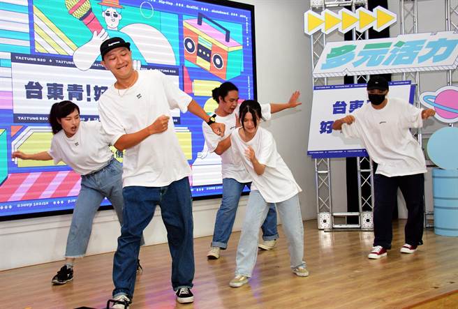 「台東縣青年事務發展委員會」今天舉行成立大會，將成為青年與縣府對話的窗口。（莊哲權攝）