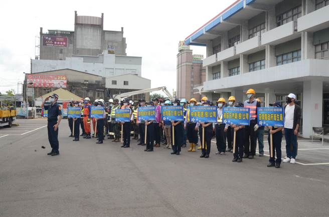 苗栗县政府26日举办万安45号演习。（苗栗县警局提供／谢明俊苗栗传真）