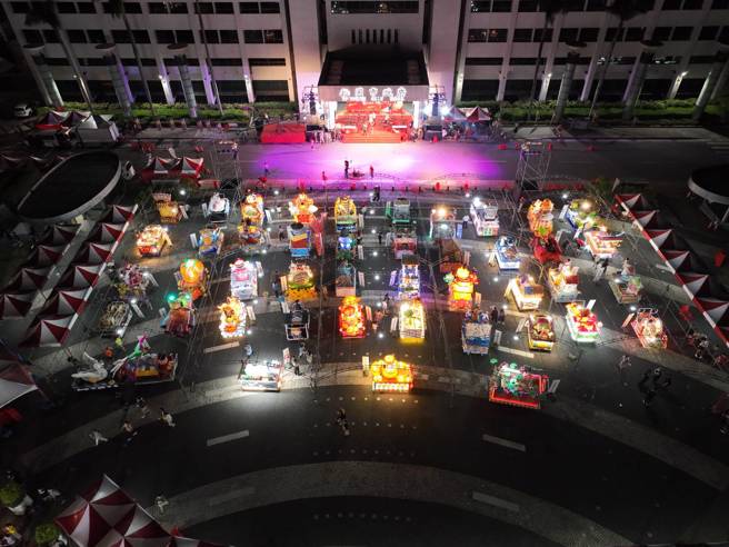 比赛作品现场空拍图，盛大壮观。(照片/健行科大提供)