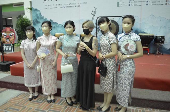 2022嘉義國樂節8月登場，主辦單位26日在嘉義縣府舉辦開幕記者會表示，首屆國樂節就要給人深刻的印象，因此結合故宮南院與表演藝術中心展演活動，跨出只有音樂演出的界限，營造適合全家老小參與的活動。（圖/ 中央社）