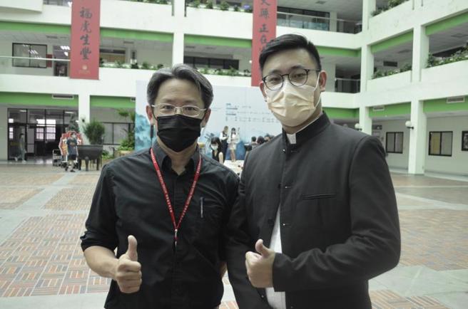 2022嘉義國樂節在8月登場，嘉義民族管弦樂團團長呂翼雲（右）與故宮南院處長彭子程（左）26日指出，國樂節將跨界合作，帶給民眾新奇感受。（圖/ 中央社）