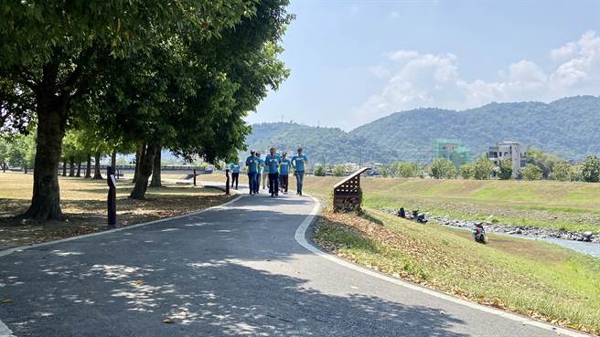 宜兰县三星乡长李志镛表示，此赛事串连乡内知名景点，让跑者体验特色美食卜肉、三星葱卷等及人文风情。（吴佩蓉摄）