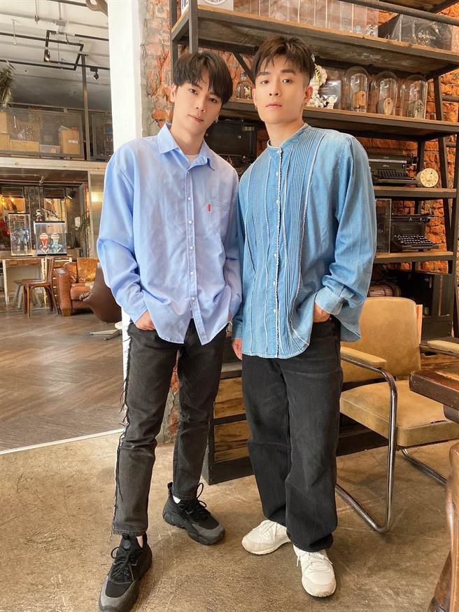 古曜威拍摄新歌MV，邀来同志天菜刺刺合作。（单纯梦想文创事业、华纳音乐提供）