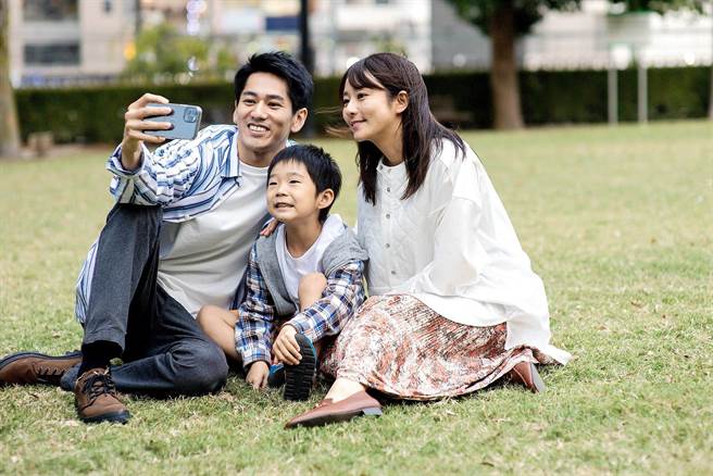 深田晃司新作《LOVE LIFE》入选威尼斯影展。（海鹏提供）