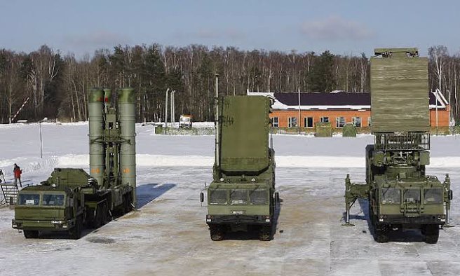 印度將在近期於北部中印邊境地區部署一支俄製S-400防空導彈系統中隊，以應對中國戰機在中印邊境地區日益頻繁的軍事活動。這對中國邊境構成一定的威脅，中方將會有反制動作。 （圖／推特