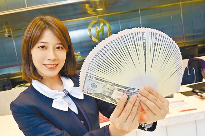 華南銀行推出限時限量美元優利定存專案 1年期年息2.88％。圖／華銀提供