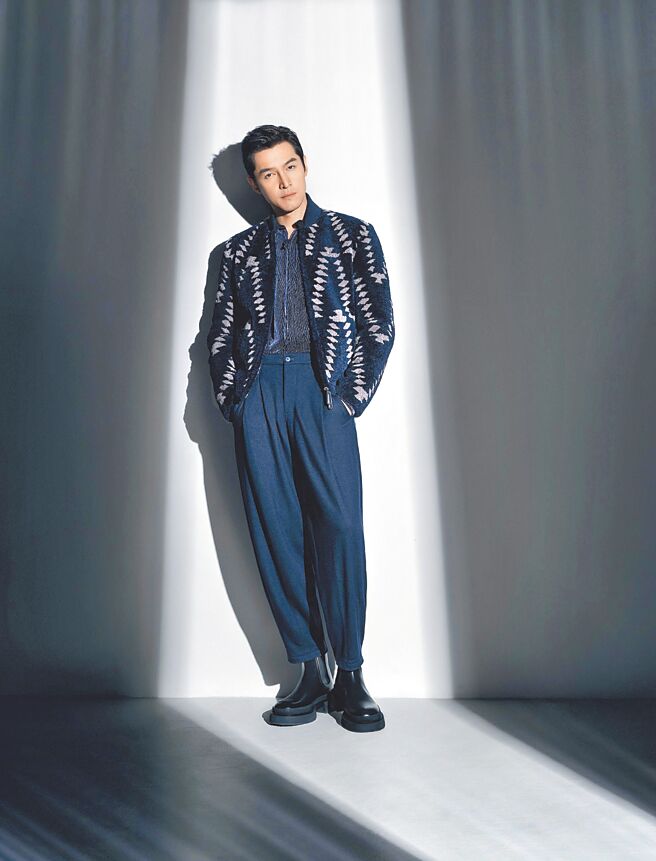 胡歌穿起GA品牌秋冬装，符合他低调的个性。（GA提供）