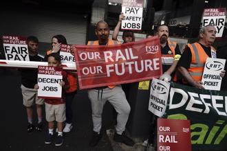 不滿薪資與工作條件 英國鐵路工人發起罷工