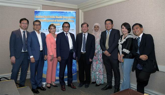 中国附医邀集产官学研等领域专家举办首场「智慧医疗产业前进马来西亚之挑战与机会」产业座谈会，吸引逾20家厂商参与。（中国附医提供／冯惠宜台中传真）