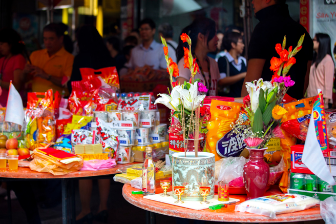 鬼月時有5項飲食要注意，除了不要在晚上吃梨子外，也盡量不要含冰塊，很有可能招來好兄弟。(示意圖/達志影像)