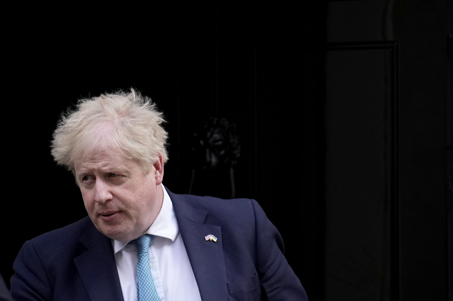 英國首相強生（Boris Johnson）27日出席英國國會諮詢。（美聯社）