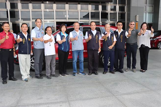 勸化堂捐贈災勘車充實救援裝備。（苗栗縣府提供／李京昇苗栗傳真）