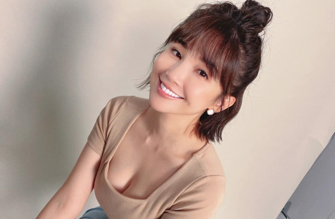 锺欣怡拍摄电信广告走红。(锺欣怡 Cathy Chung脸书)