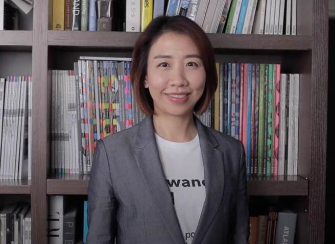 民进党发言人李妍慧表示，论文事件已变成政治操作，她不忍学校受伤害，已于21日的董事会上向董事报告去意，并于22日正式辞职生效。（李妍慧提供／陈育贤新竹传真）