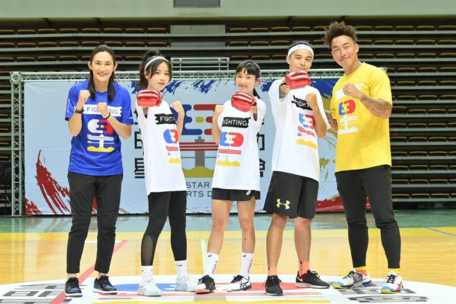 钱薇娟（左起）、赖Ki、林玉书、Zing、郭泓志今出席《全明星4》庆功记者会。（台视提供）