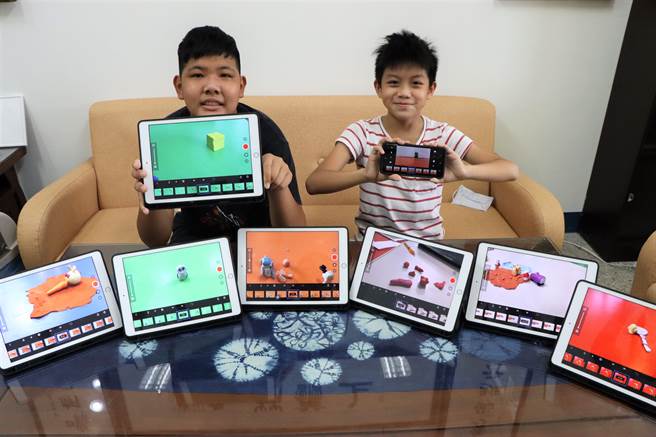 今年暑假，大成国小与北艺大合办国际营队教学生制作定格动画、数位影像，小朋友从中学习3D雕塑、摄影及剪片等技术。（谢佳潾摄）