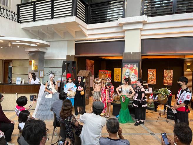 南投山妖夜行迎鬼月，建国科大展彩绘魔法。（林清镜提供／廖志晃南投传真）