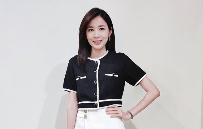 华视主播王乃伃。（图／FB@王乃伃）