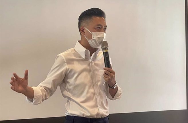 民进党桃园市长参选人林智坚深陷论文门、球场门双重风暴。(资料照片/吕筱蝉摄)