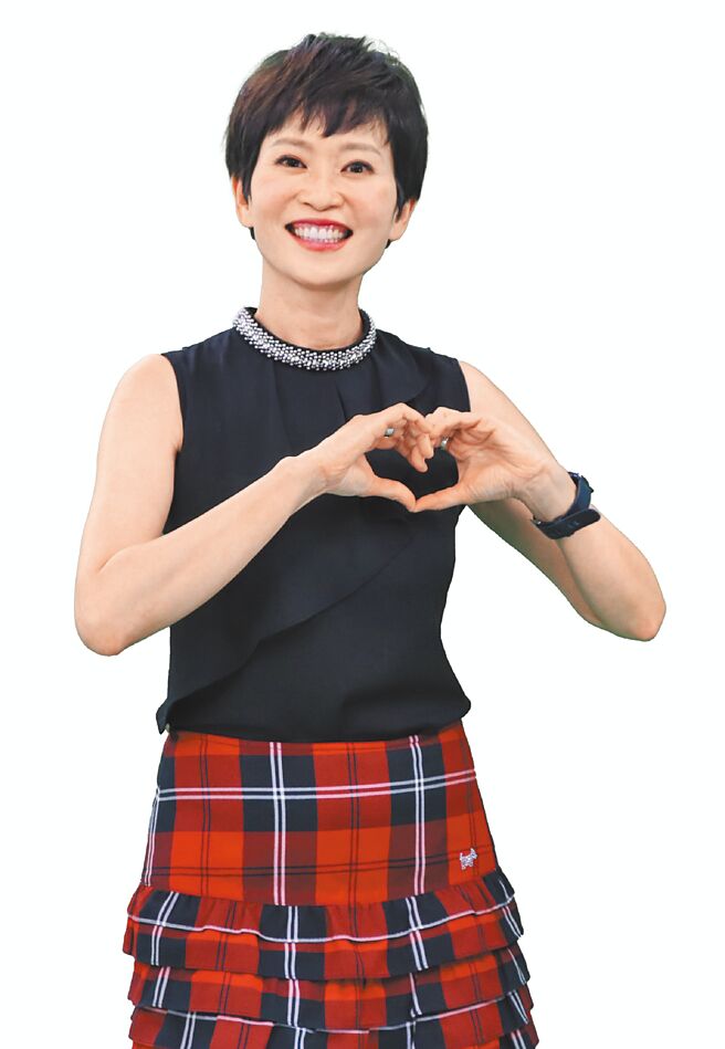 中天YT新节目《诗玮爱健康》由拥有10多年广播资歷的方诗玮主持。（中天新闻提供）