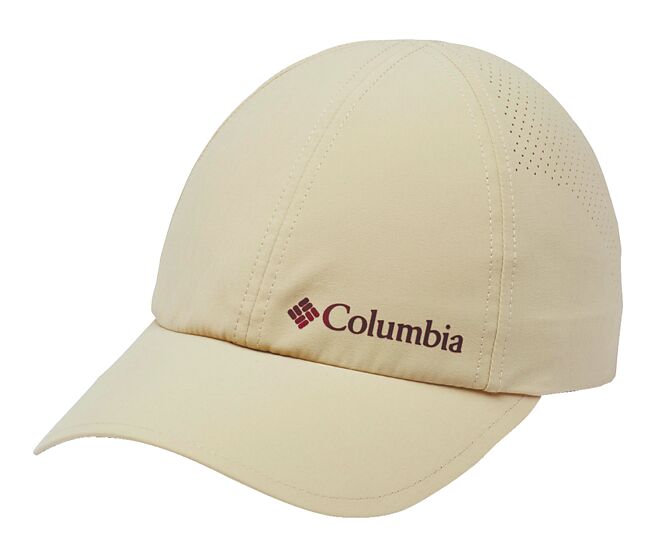 Columbia UPF50防曬防潑快排棒球帽，980元。（俊嶽提供）