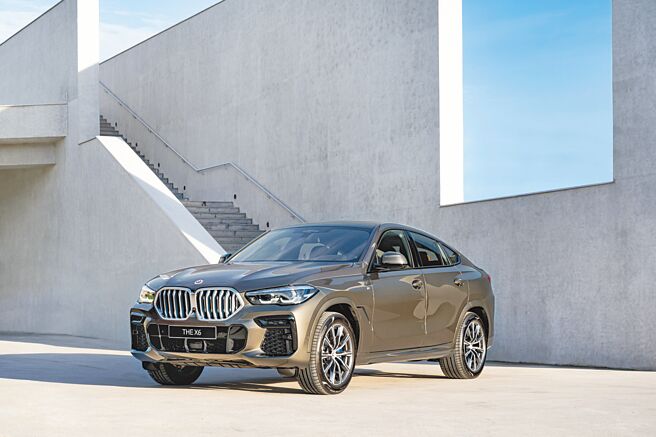 BMW X6鉑金版車身外觀予人狂放的視覺張力，售價373萬元起。（汎德提供）