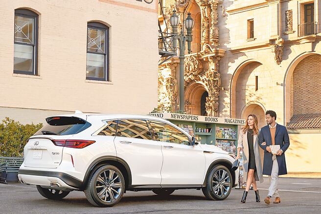 INFINITI QX50 Shadow Edition提供晨曦白（見圖）、銀雪灰、檀木黑3款限定車色，售價239萬元。（裕隆日產提供）