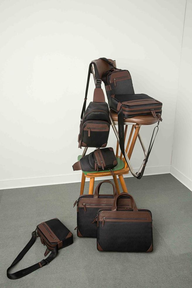 MONTAGUT夢特嬌『輕量防潑水』機能男包，7月29日至8月2日，皮件品牌日特價65折，定價4280-7380元。（MONTAGUT夢特嬌提供）